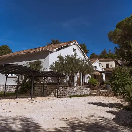Villa De Charme Avec Piscine Calme & Elegance *